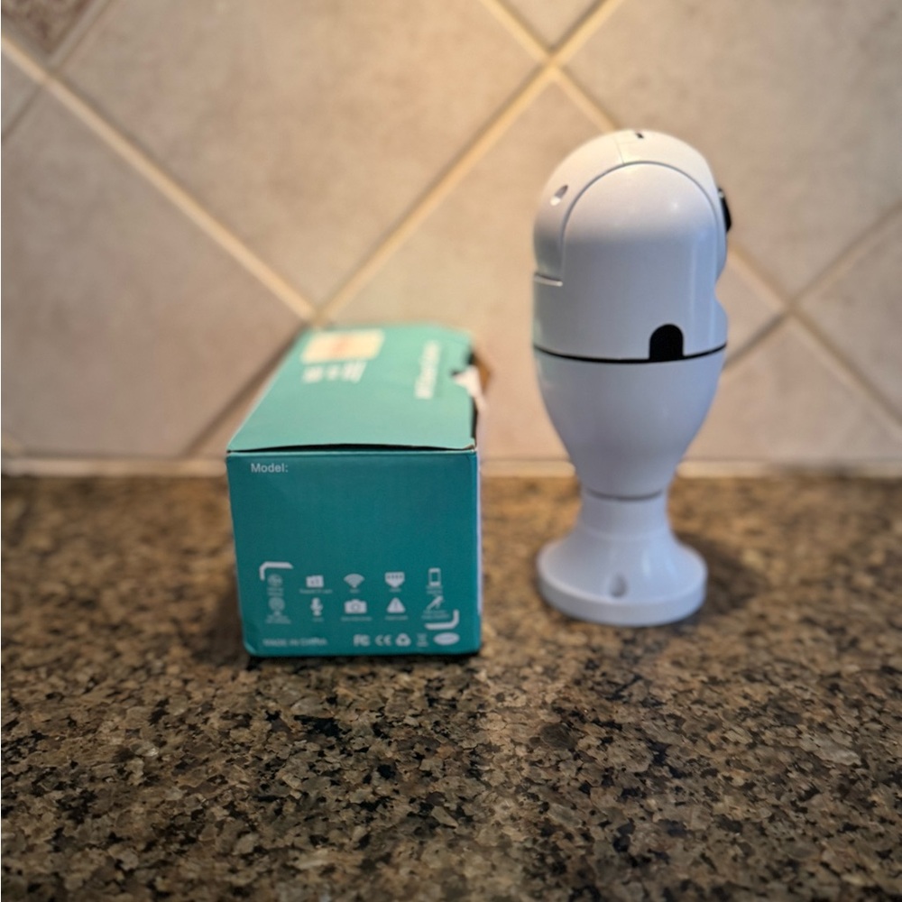 White WiFi Smart Camera - Picture 3 of 4